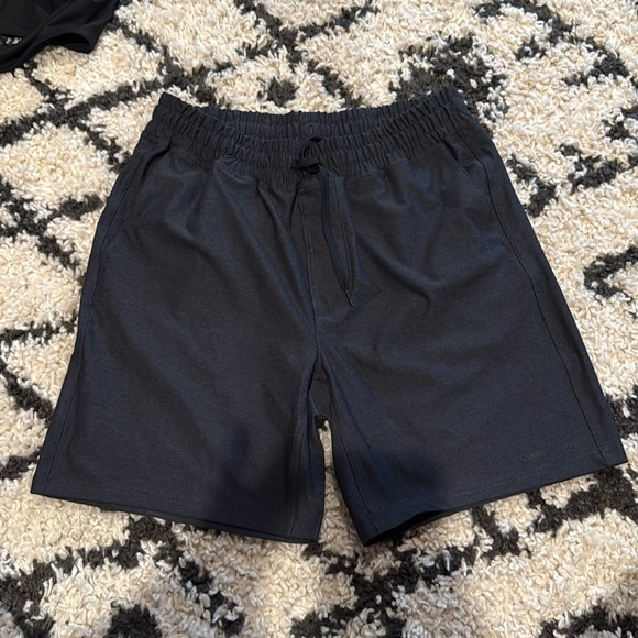 Mens Outdoor Voices Shorts NWOT Medium navy - Picture 1 of 4